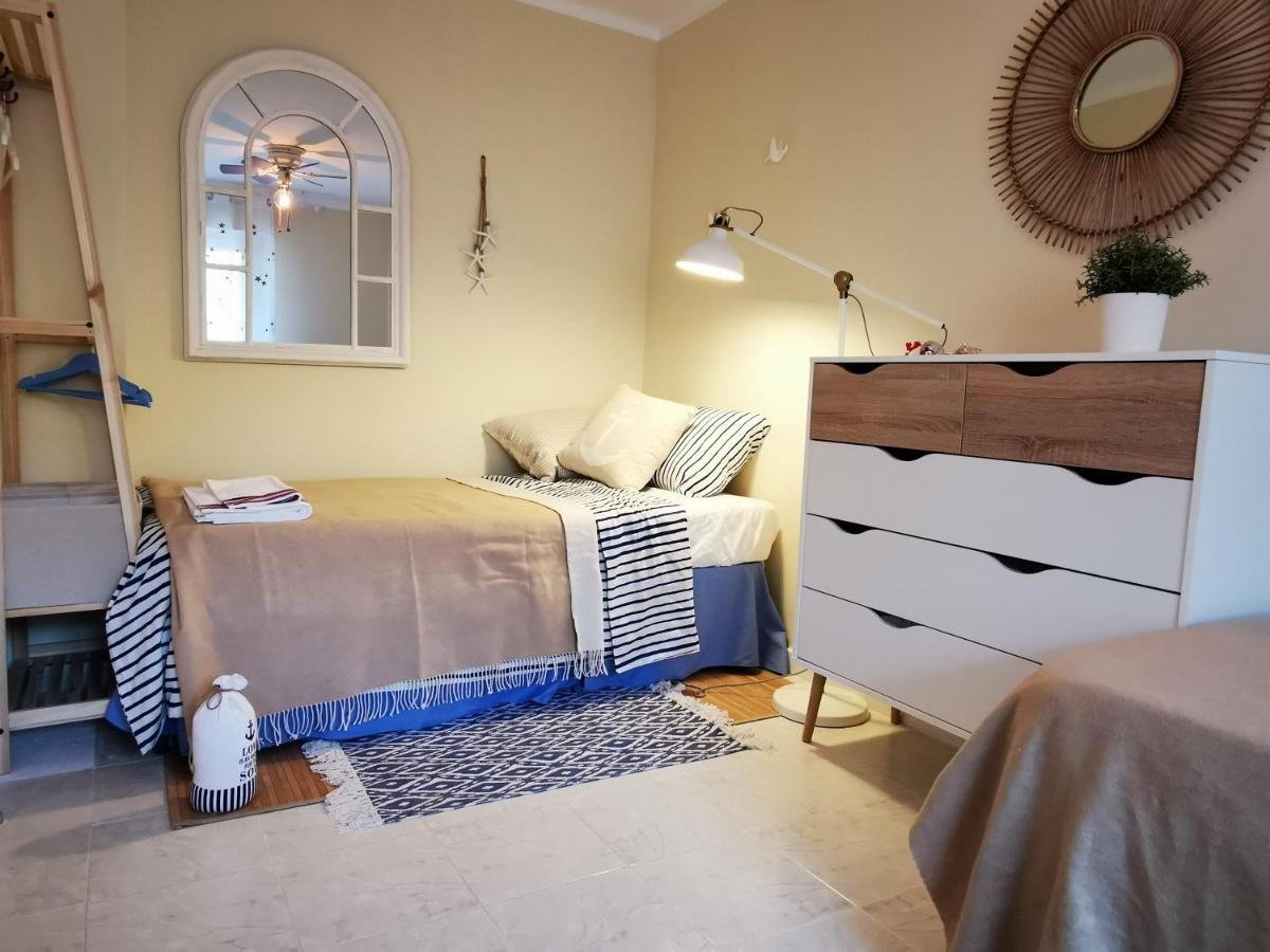 אלתיאה Happy Beachfront Apartment מראה חיצוני תמונה