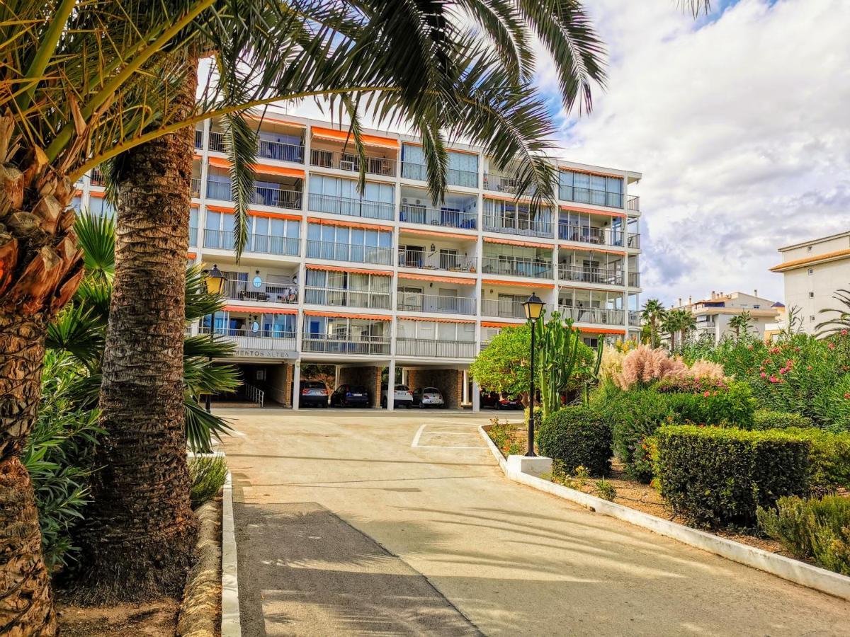 אלתיאה Happy Beachfront Apartment מראה חיצוני תמונה