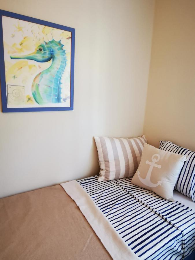 אלתיאה Happy Beachfront Apartment מראה חיצוני תמונה