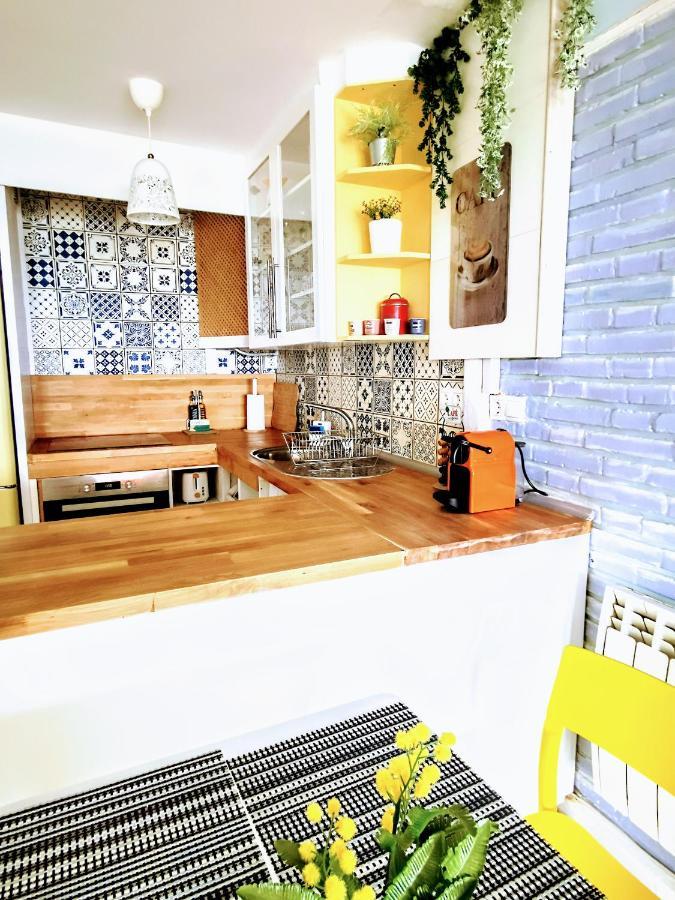 אלתיאה Happy Beachfront Apartment מראה חיצוני תמונה
